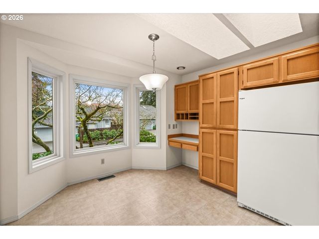 5696 WINDFIELD Loop, Lake Oswego, OR 97035