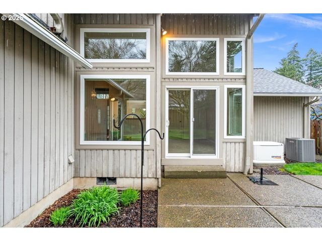 5696 WINDFIELD Loop, Lake Oswego, OR 97035