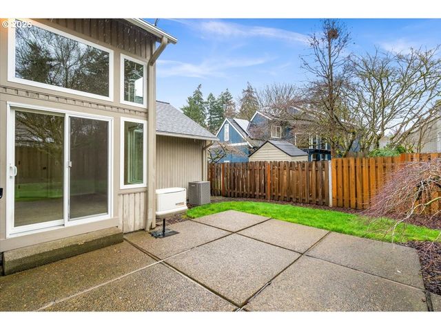 5696 WINDFIELD Loop, Lake Oswego, OR 97035