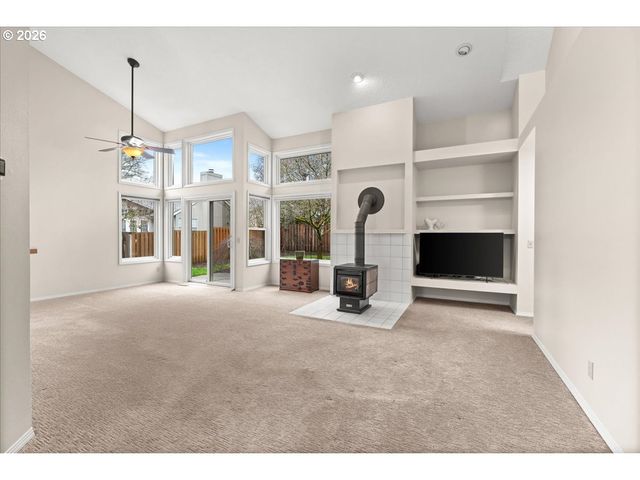 5696 WINDFIELD Loop, Lake Oswego, OR 97035