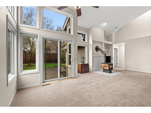 5696 WINDFIELD Loop, Lake Oswego, OR 97035