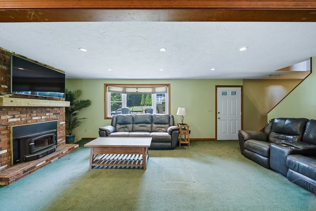 2 Birch St, Oxford, MA 01540