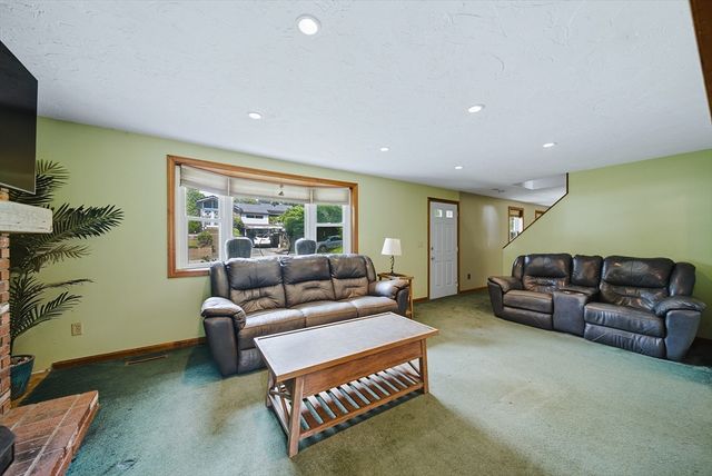 2 Birch St, Oxford, MA 01540