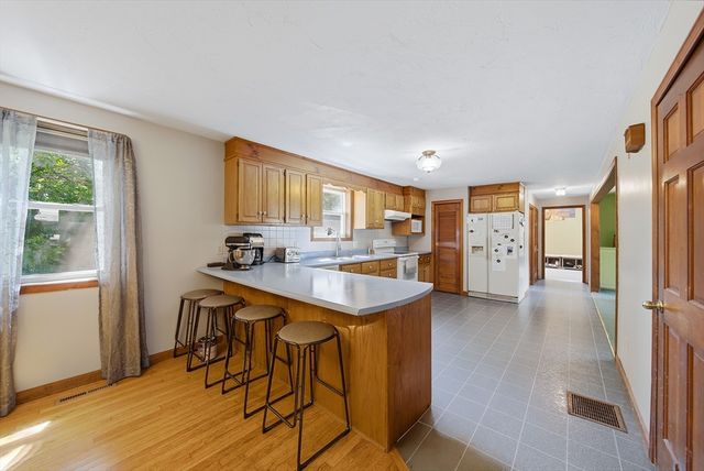 2 Birch St, Oxford, MA 01540