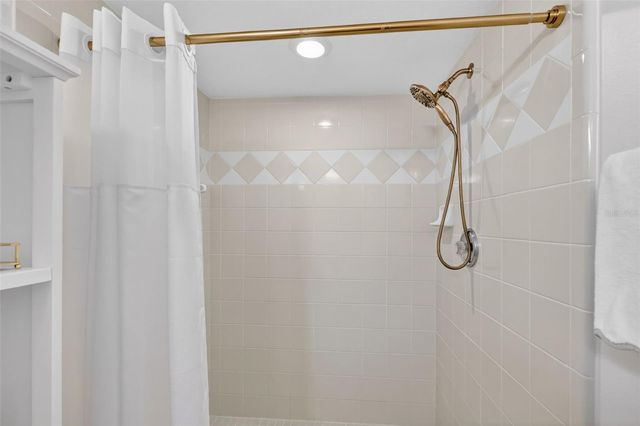 1984 GOLDEN PALM CIRCLE, Tavares, FL 32778