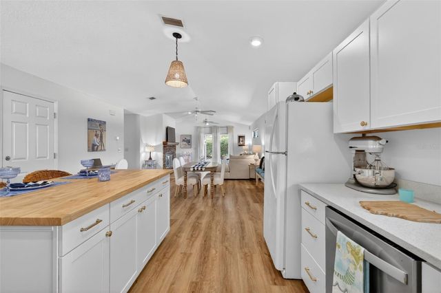 1984 GOLDEN PALM CIRCLE, Tavares, FL 32778