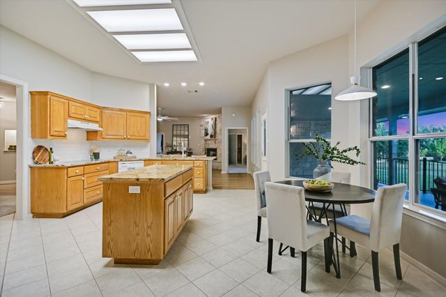 106 Lakeview LN, Georgetown, TX 78633