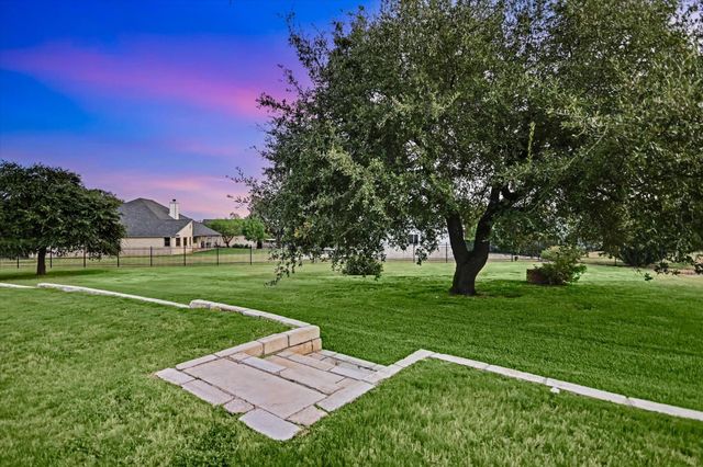 106 Lakeview LN, Georgetown, TX 78633