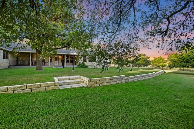 106 Lakeview LN, Georgetown, TX 78633