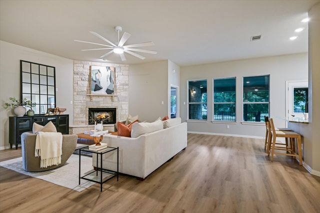 106 Lakeview LN, Georgetown, TX 78633