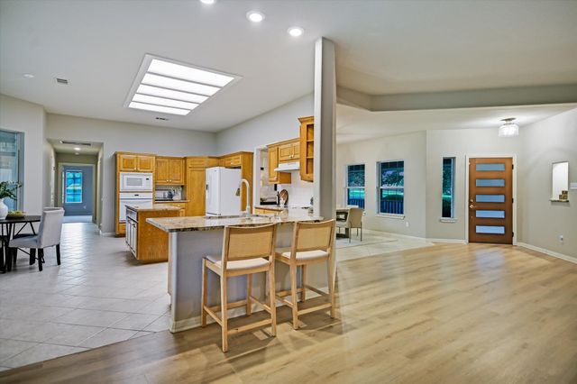 106 Lakeview LN, Georgetown, TX 78633