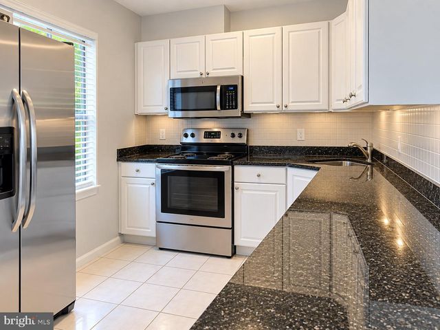 5536 CROSSRAIL CT, Burke, VA 22015