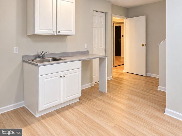 5536 CROSSRAIL CT, Burke, VA 22015
