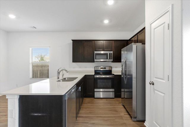 1140 Cattail LN, Bastrop, TX 78602