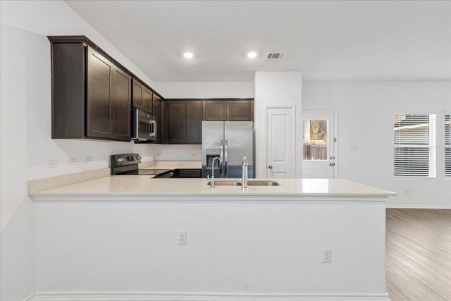 1140 Cattail LN, Bastrop, TX 78602