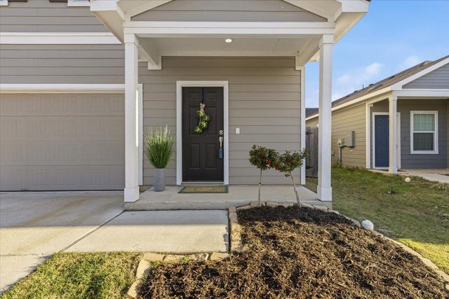 1140 Cattail LN, Bastrop, TX 78602