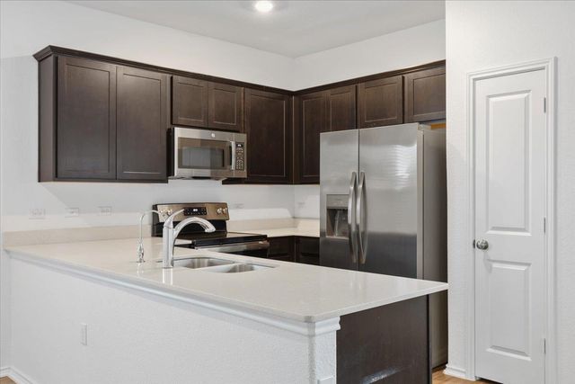 1140 Cattail LN, Bastrop, TX 78602