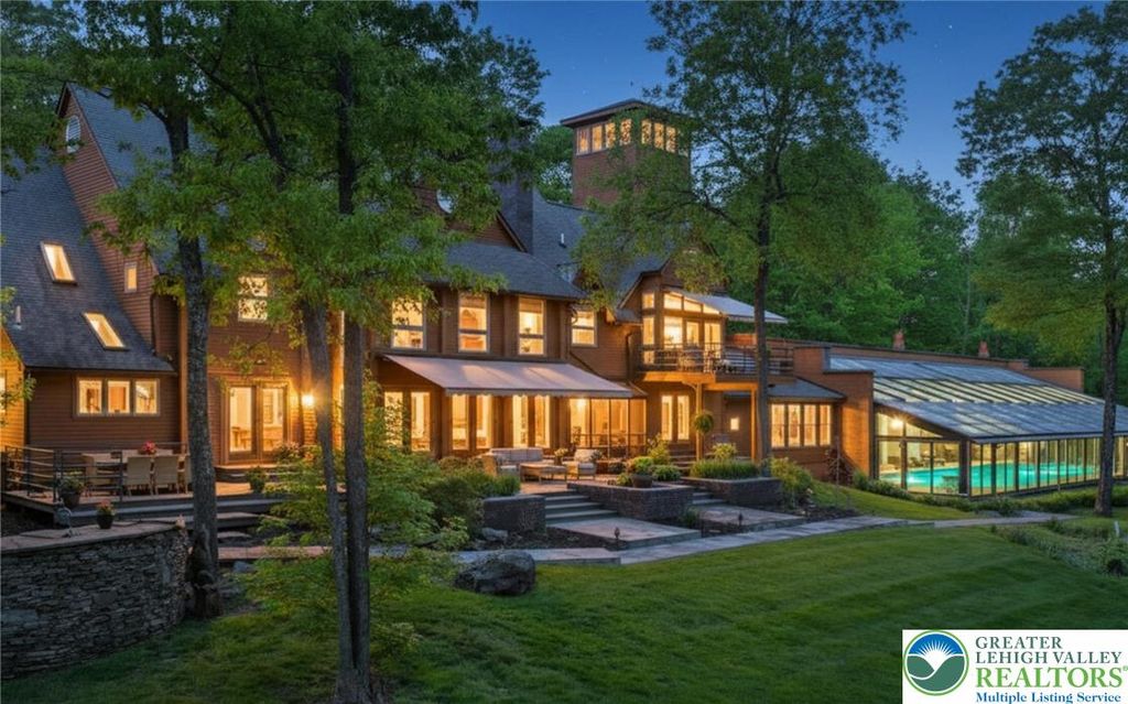 310 Hunters Farm Road, Paradise Twp, PA 18332