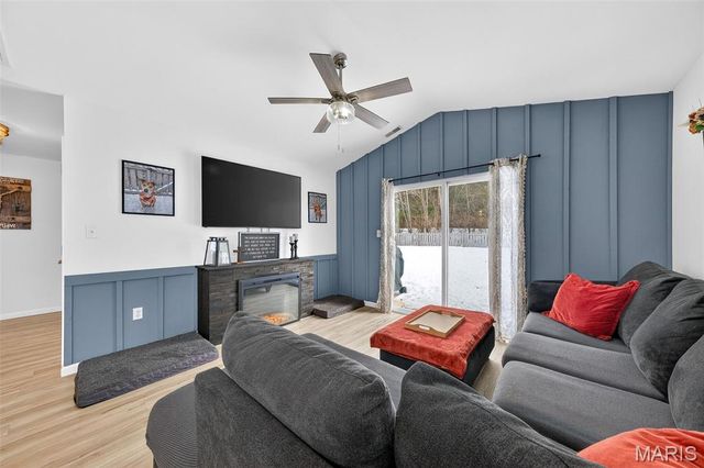 970 Osage Villa Court, Villa Ridge, MO 63089