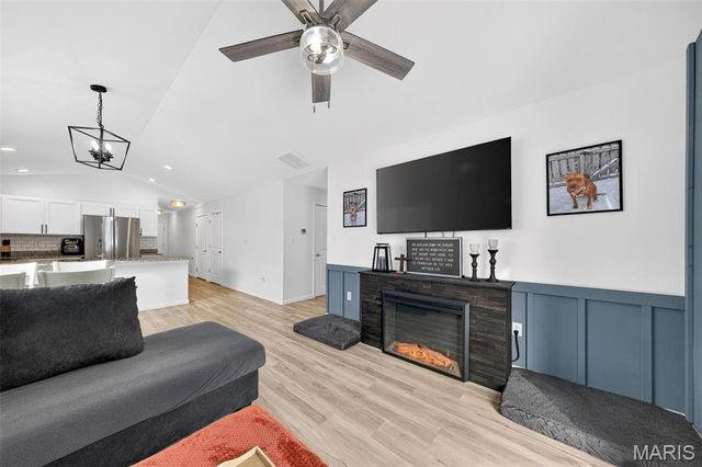 970 Osage Villa Court, Villa Ridge, MO 63089