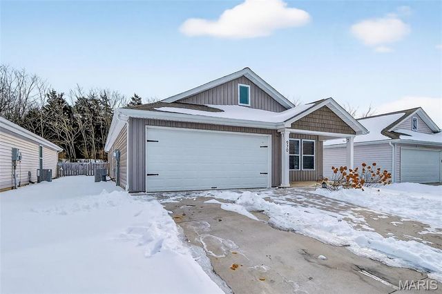 970 Osage Villa Court, Villa Ridge, MO 63089