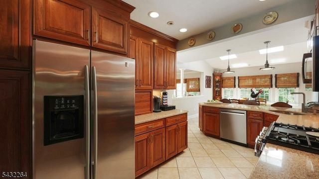 8 Cummings St, Cranford Twp., NJ 07016