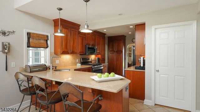 8 Cummings St, Cranford Twp., NJ 07016