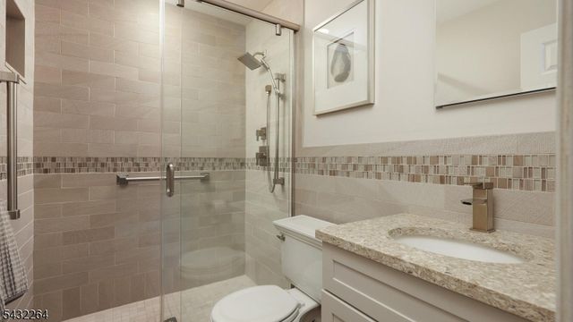8 Cummings St, Cranford Twp., NJ 07016