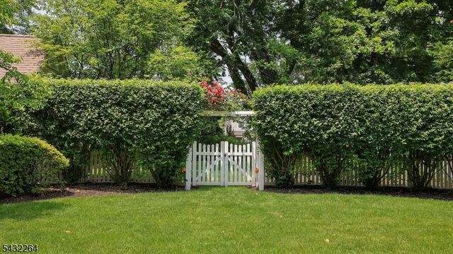 8 Cummings St, Cranford Twp., NJ 07016