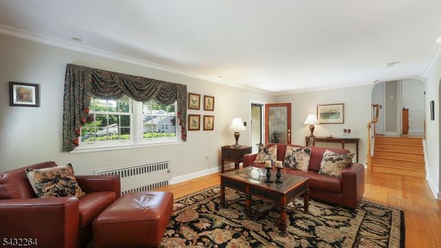 8 Cummings St, Cranford Twp., NJ 07016