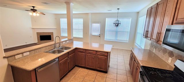 8801 Sun Haven Lane, Pearland, TX 77584