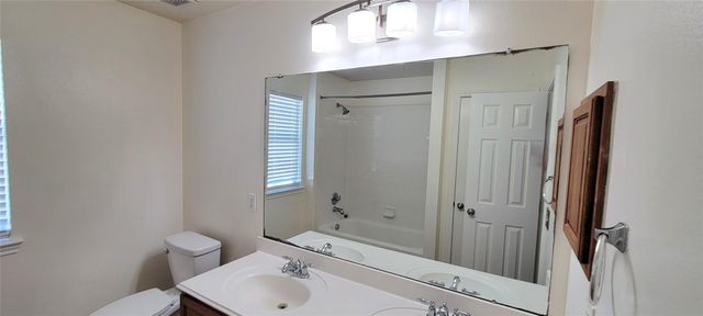 8801 Sun Haven Lane, Pearland, TX 77584