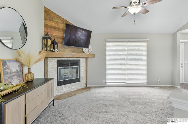 6727 N 110 Street, Omaha, NE 68164