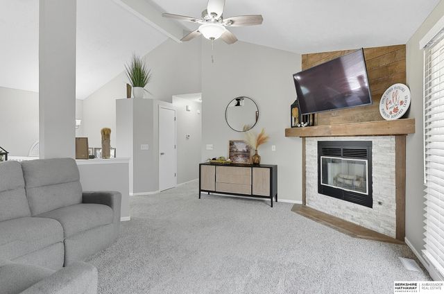 6727 N 110 Street, Omaha, NE 68164