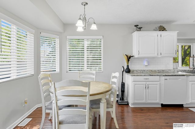 6727 N 110 Street, Omaha, NE 68164