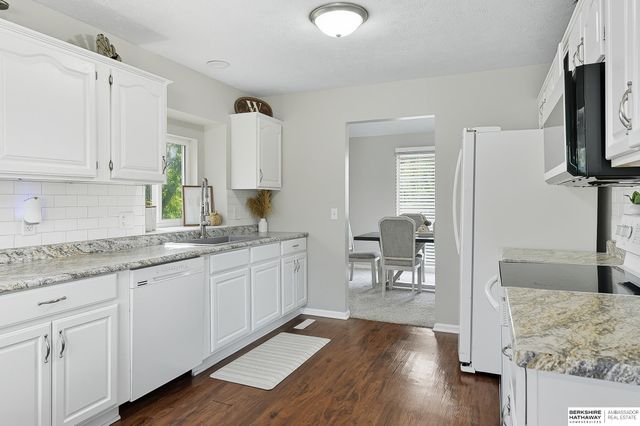 6727 N 110 Street, Omaha, NE 68164