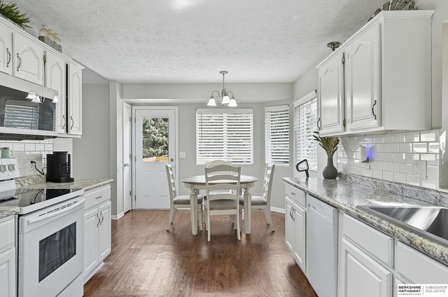 6727 N 110 Street, Omaha, NE 68164