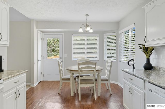 6727 N 110 Street, Omaha, NE 68164