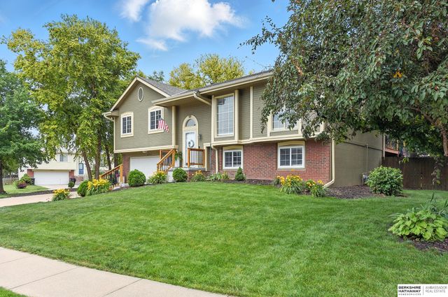 6727 N 110 Street, Omaha, NE 68164