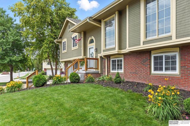 6727 N 110 Street, Omaha, NE 68164