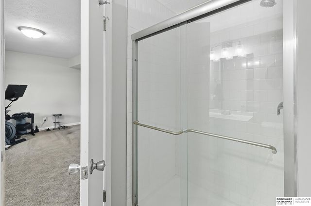 6727 N 110 Street, Omaha, NE 68164