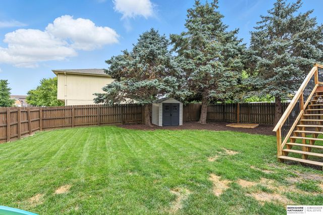 6727 N 110 Street, Omaha, NE 68164