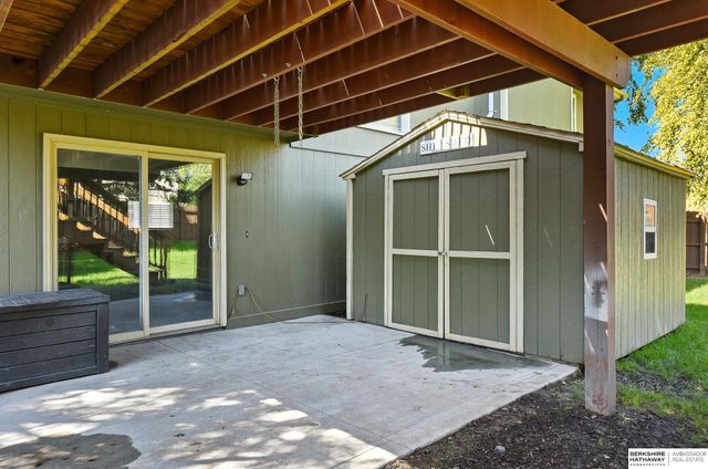 6727 N 110 Street, Omaha, NE 68164