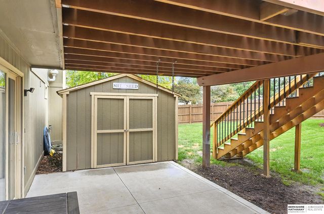 6727 N 110 Street, Omaha, NE 68164