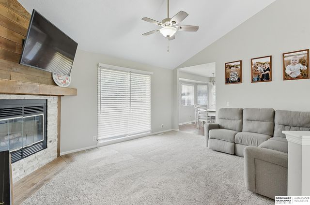 6727 N 110 Street, Omaha, NE 68164