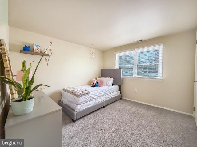 60 CALEDONIA DR, Warminster, PA 18974