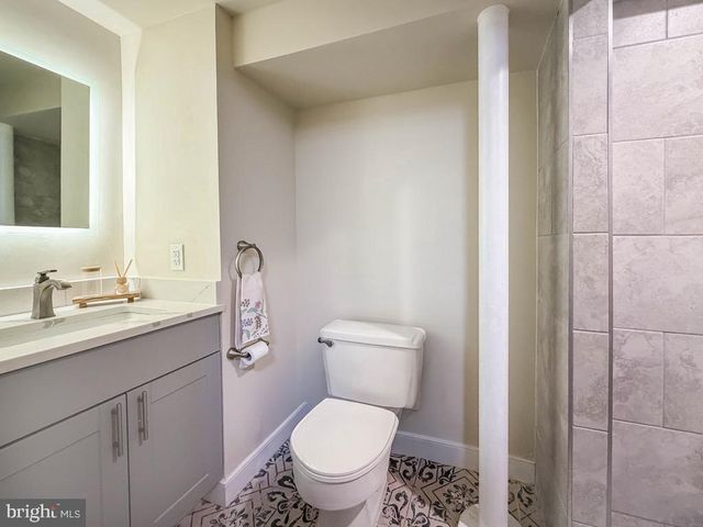 60 CALEDONIA DR, Warminster, PA 18974