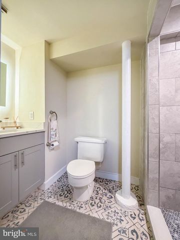 60 CALEDONIA DR, Warminster, PA 18974