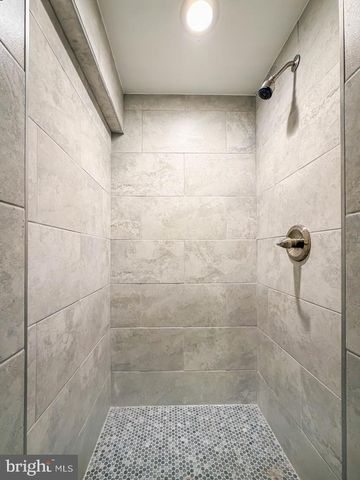 60 CALEDONIA DR, Warminster, PA 18974