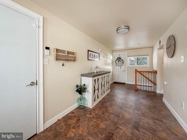 60 CALEDONIA DR, Warminster, PA 18974